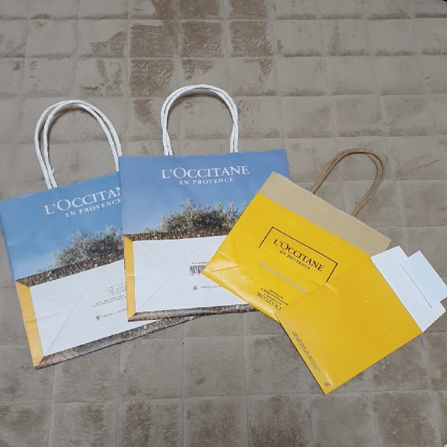 L'OCCITANE(ロクシタン)のロクシタン 紙袋4枚セット L'OCCITANE ショップ袋 プレゼント用包装 レディースのバッグ(ショップ袋)の商品写真