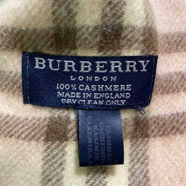 BURBERRY(バーバリー)のバーバリー　チェック　ピンク　マフラー レディースのファッション小物(マフラー/ショール)の商品写真