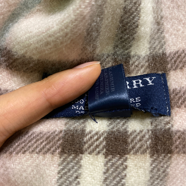 BURBERRY(バーバリー)のバーバリー　チェック　ピンク　マフラー レディースのファッション小物(マフラー/ショール)の商品写真