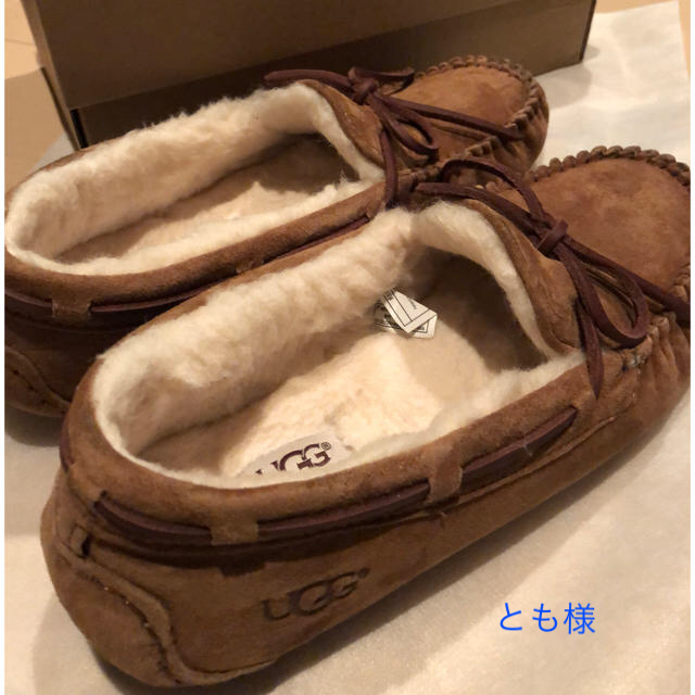 UGG(アグ)の正規品 UGG ダコダモカシン チェスナット（サイズ7） レディースの靴/シューズ(スリッポン/モカシン)の商品写真