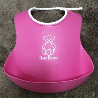 ベビービョルン(BABYBJORN)のベビービョルン　お食事エプロン　ピンク　中古(お食事エプロン)