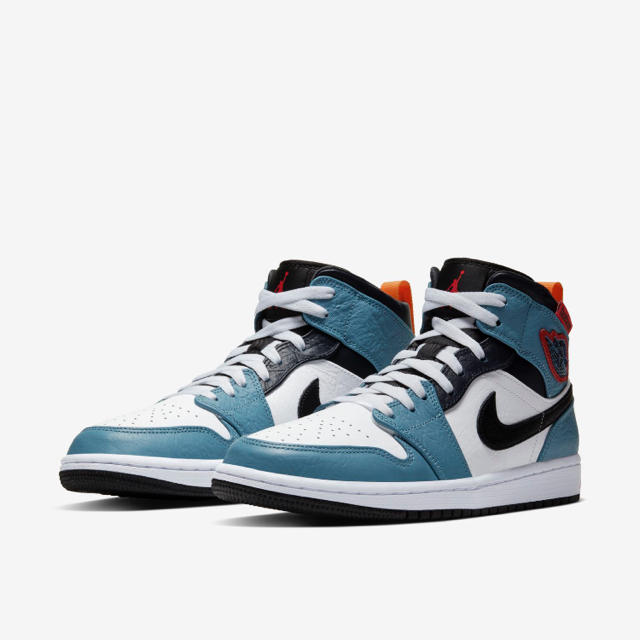 NIKE AIR JORDAN 1 MID FEARLESS FACETASMスニーカー