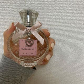 ジルスチュアート(JILLSTUART)のジルスチュアートリラックスオードホワイトフローラル　香水(香水(女性用))