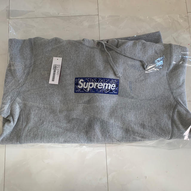 Supreme(シュプリーム)のSupreme Bandana Box Logo Hooded M 灰 パーカー メンズのトップス(パーカー)の商品写真