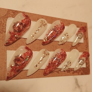 ❁ボルドー花柄×雪の結晶ネイルチップ コスメ/美容のネイル(つけ爪/ネイルチップ)の商品写真