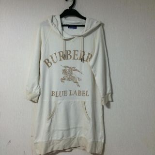 バーバリー(BURBERRY)のバーバリーブルーレーベル パーカーワンピ(ひざ丈ワンピース)