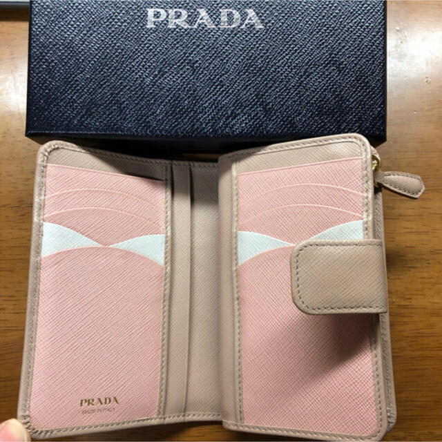 PRADA(プラダ)のPRADA/カメオ×ピンク/サフィアーノ レディースのファッション小物(財布)の商品写真
