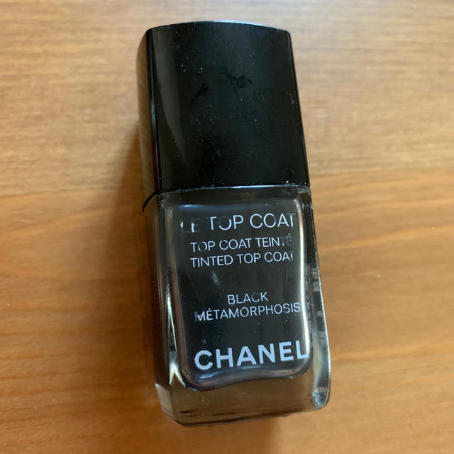 CHANEL(シャネル)のシャネル　限定　トップコート　ブラック コスメ/美容のネイル(ネイルトップコート/ベースコート)の商品写真