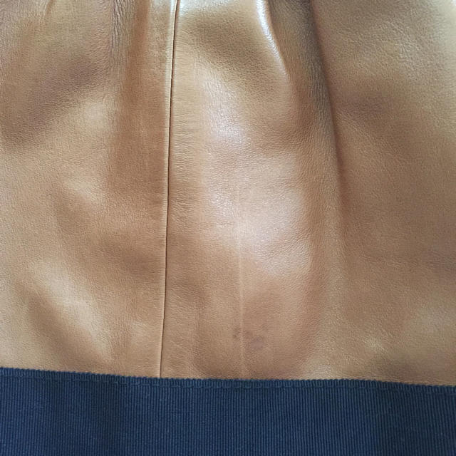 LUCA(ルカ)のMADAME Ａ PARIS レザースカート レディースのスカート(ミニスカート)の商品写真
