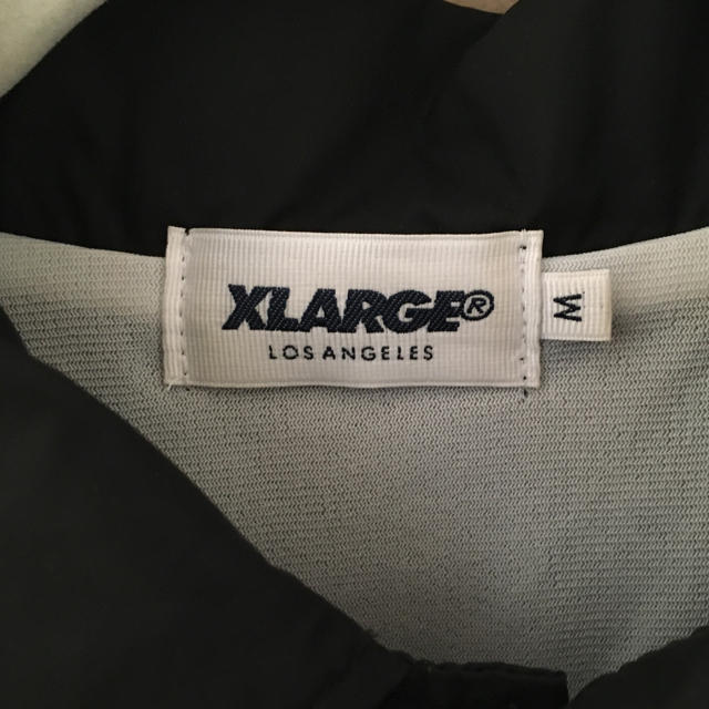 XLARGE(エクストララージ)の XLARGE OG LOGO COACHES JACKET BLACK M   メンズのジャケット/アウター(ナイロンジャケット)の商品写真