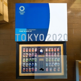 【送料無料】東京2020マスコット シリアルNo.入り額装ピンバッチセット