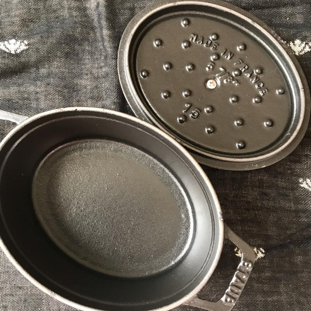 STAUB 15の通販 by pipi's shop|ストウブならラクマ - ストウブ オーバル 人気超激安