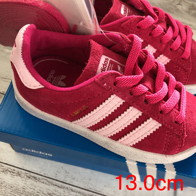 新品タグ付adidas ピンクキャンパストレーナー13.0cm