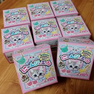 にゃんジュエル　８箱　ねこアクセサリー(その他)