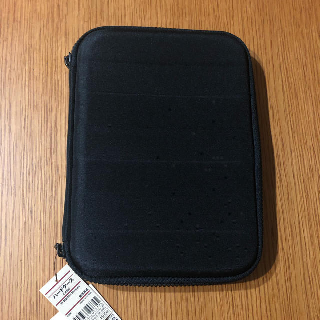 MUJI (無印良品)(ムジルシリョウヒン)の無印良品　ハードケース　中　タブレットケース　約228×164mm スマホ/家電/カメラのスマホアクセサリー(モバイルケース/カバー)の商品写真