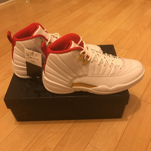 NIKE(ナイキ)のNike AIRJORDAN 12 RETRO FIBA メンズの靴/シューズ(スニーカー)の商品写真