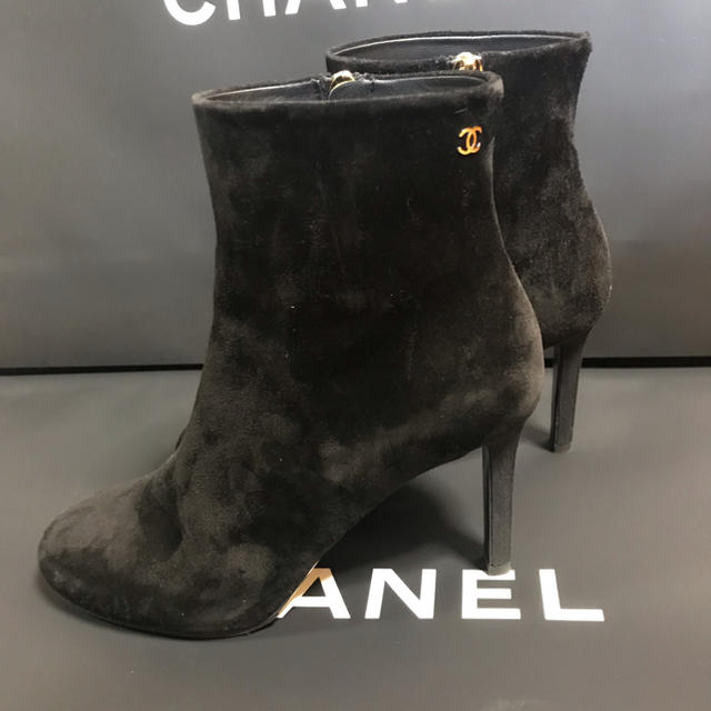 CHANEL(シャネル)のシャネル ショートブーツ 35 レディースの靴/シューズ(ブーツ)の商品写真