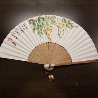 【未使用】韓国製　扇子をお譲りします☆(その他)