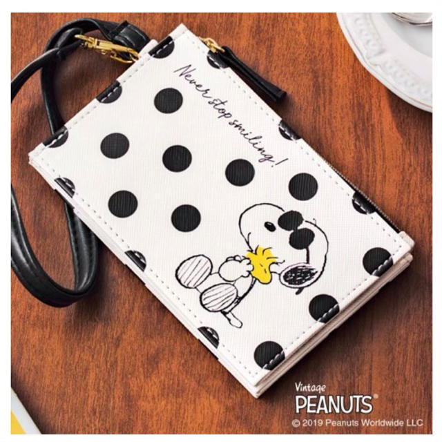 Snoopy スヌーピー パスケース付きカードケースの通販 By Minju S Shop スヌーピーならラクマ