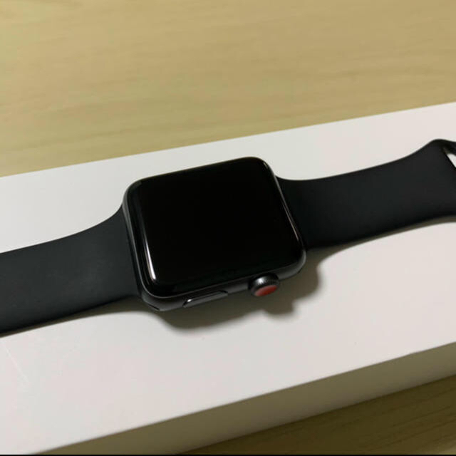 Apple Watch(アップルウォッチ)のアップルウォッチ　Apple Watch series3 セルラー42mm メンズの時計(腕時計(デジタル))の商品写真