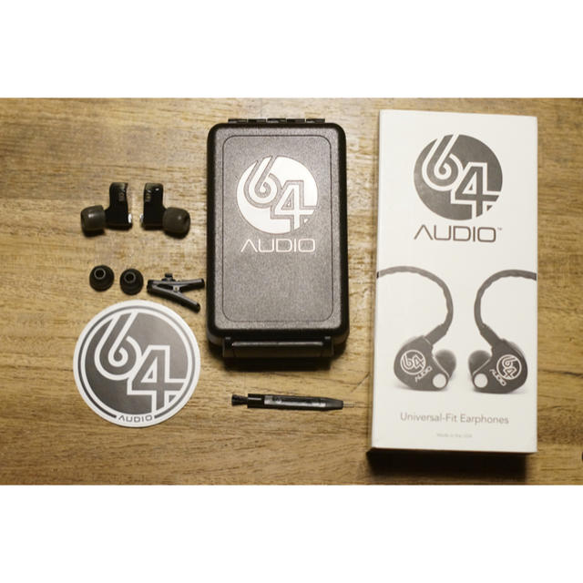 64 AUDIO U3 中古 スマホ/家電/カメラのオーディオ機器(ヘッドフォン/イヤフォン)の商品写真