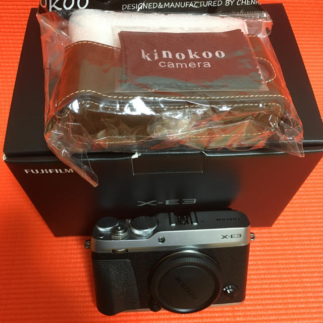 富士フイルム(フジフイルム)の美品 富士フイルム X-E3 スマホ/家電/カメラのカメラ(ミラーレス一眼)の商品写真