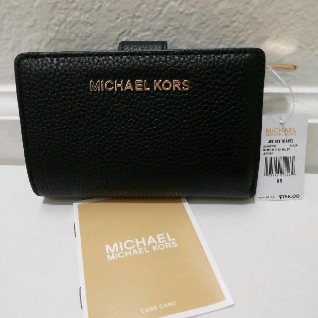 Michael Kors - 即発送★新品未使用　マイケルコース　黒　折り財布　ブラック　プレゼントの通販 by 即発送★お急ぎの方対応いたします