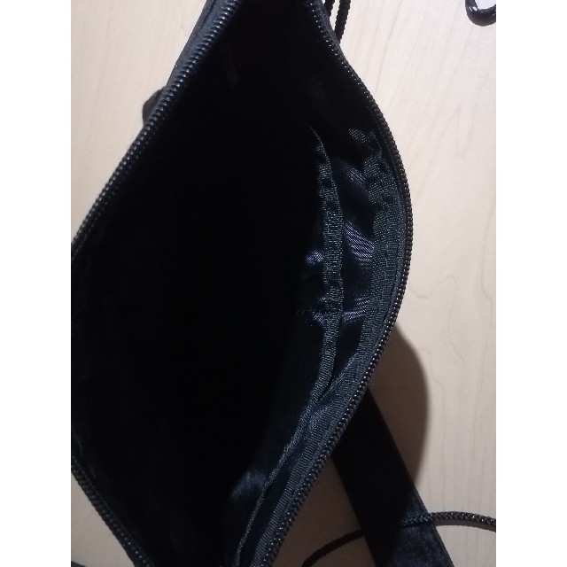 GU(ジーユー)の新品同様☆CORDURAサコッシュ☆ブラック メンズのバッグ(ショルダーバッグ)の商品写真