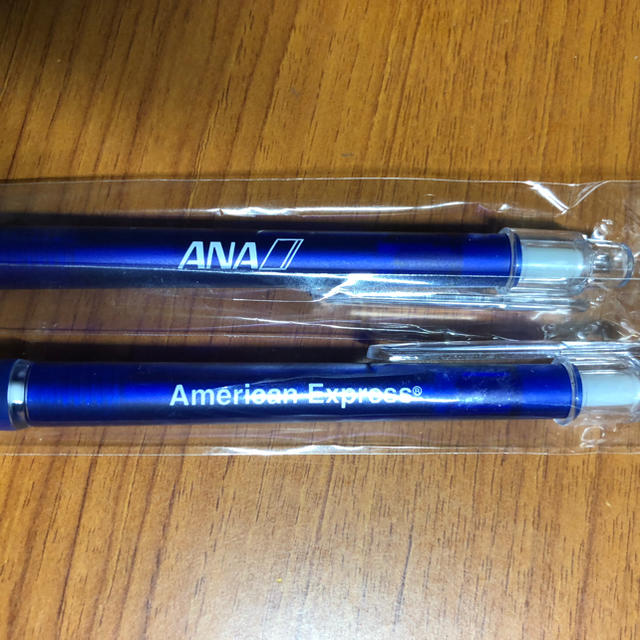 ANA(全日本空輸)(エーエヌエー(ゼンニッポンクウユ))の新品未使用、ANAボールペン2本セット インテリア/住まい/日用品の文房具(ペン/マーカー)の商品写真