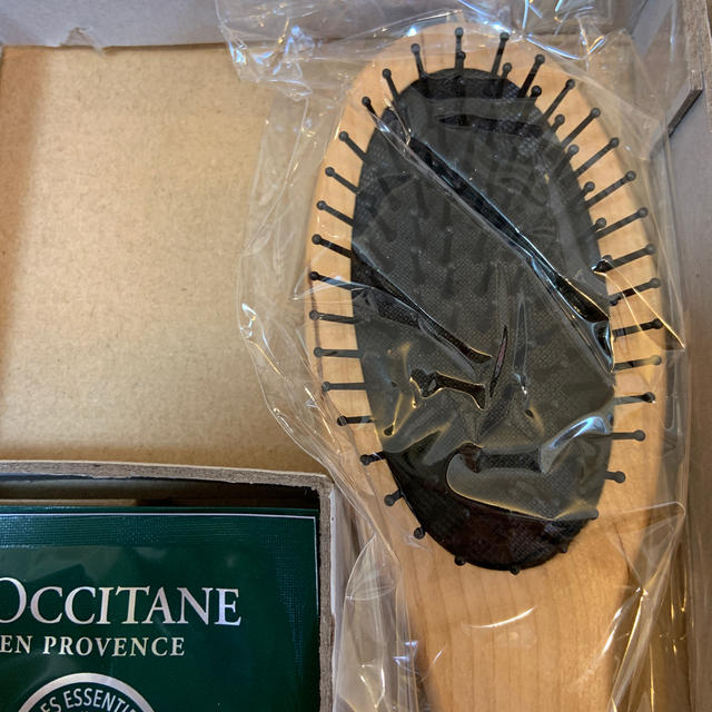 L'OCCITANE(ロクシタン)のロクシタン ブラシ コスメ/美容のヘアケア/スタイリング(ヘアブラシ/クシ)の商品写真