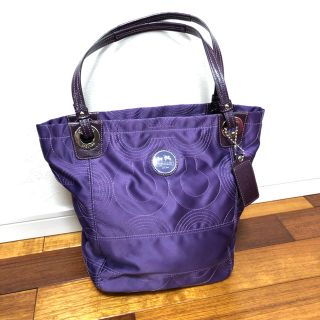 コーチ(COACH)の【美品】コーチ　紫トートバッグ(トートバッグ)