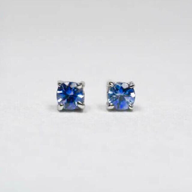 ベニトアイト プラチナ ピアス | www.thestyledhouse.com.au