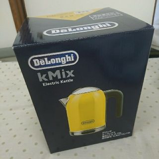 デロンギ(DeLonghi)のデロンギ kMix 電気ケトル イエロー(調理機器)