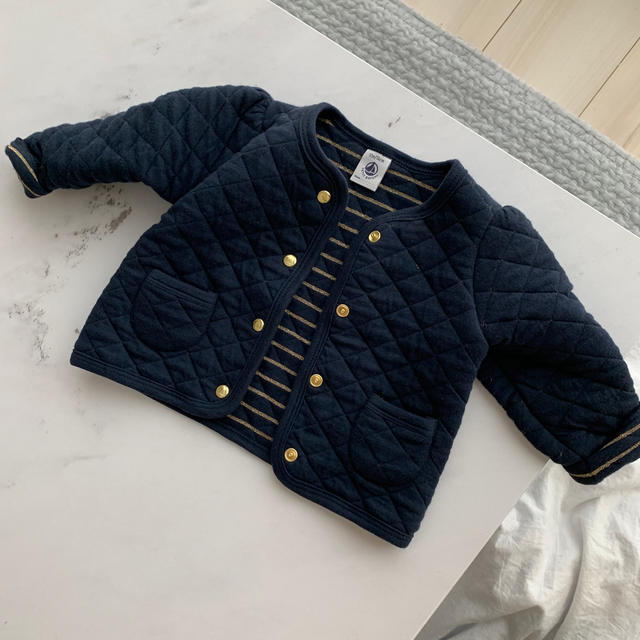 PETIT BATEAU(プチバトー)の【プチバトー】baby74cm キルティングJK キッズ/ベビー/マタニティのベビー服(~85cm)(ジャケット/コート)の商品写真