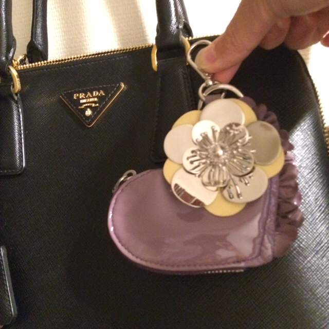 miumiu(ミュウミュウ)のMIUMIU未使用コインケースキーホルダ レディースのファッション小物(コインケース)の商品写真