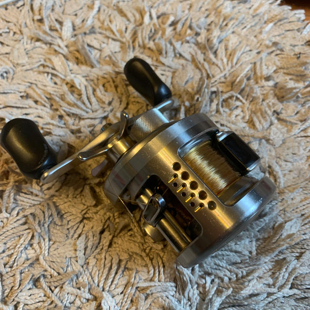 SHIMANO - シマノ カルカッタコンクエスト200DCの通販 by スパ's shop｜シマノならラクマ