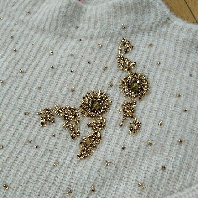 SHIPS(シップス)のSHIPS ビーズ刺繍ニット レディースのトップス(ニット/セーター)の商品写真