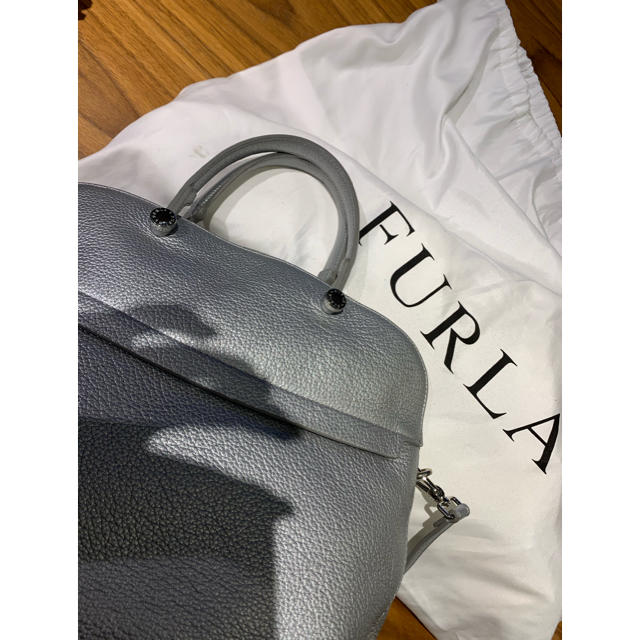 Furla(フルラ)のFURLA☆レアなシルバー☆パイパー☆ レディースのバッグ(ショルダーバッグ)の商品写真