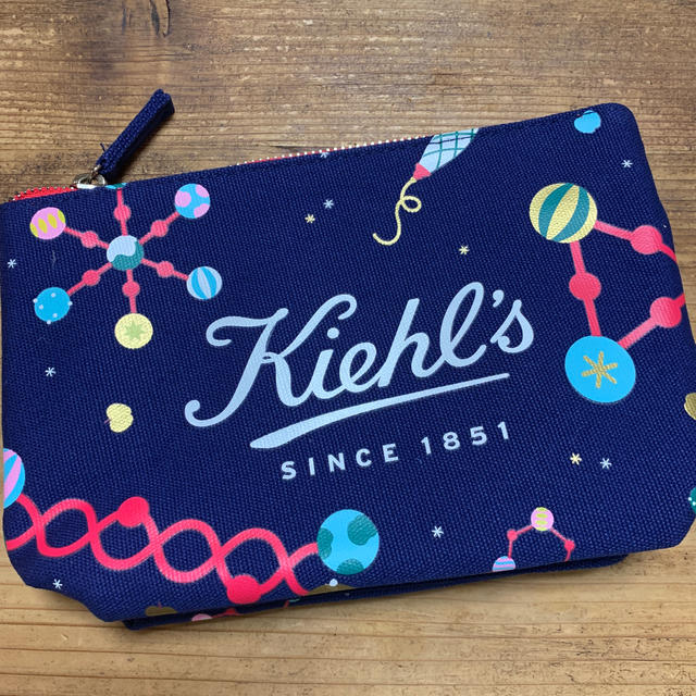 Kiehl's(キールズ)のキールズ　ポーチ　新品未使用 レディースのファッション小物(ポーチ)の商品写真