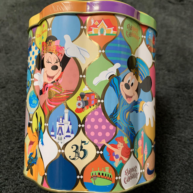 Disney(ディズニー)のディズニーリゾート　35周年記念　お菓子缶 エンタメ/ホビーのおもちゃ/ぬいぐるみ(キャラクターグッズ)の商品写真