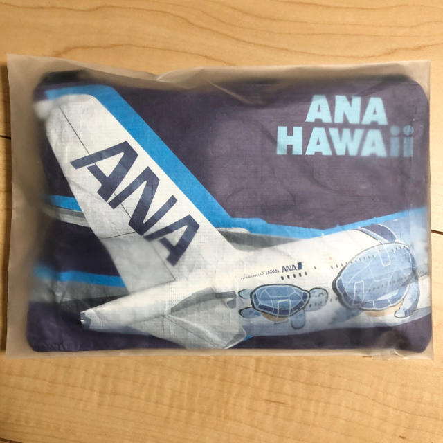 ANA(全日本空輸)(エーエヌエー(ゼンニッポンクウユ))のANA 防水エコバッグとポーチ 非売品 エンタメ/ホビーのコレクション(ノベルティグッズ)の商品写真