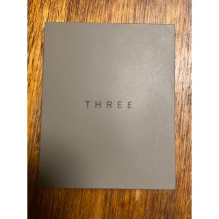 スリー(THREE)のTHREE スリー　コントラスト　デュオ　01(フェイスカラー)