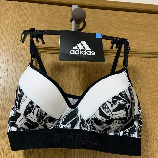 adidas(アディダス)のadidas上下セット下着 レディースの下着/アンダーウェア(ブラ&ショーツセット)の商品写真