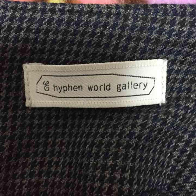 E hyphen world gallery(イーハイフンワールドギャラリー)のイーハイフン グレーパンツ レディースのパンツ(ショートパンツ)の商品写真