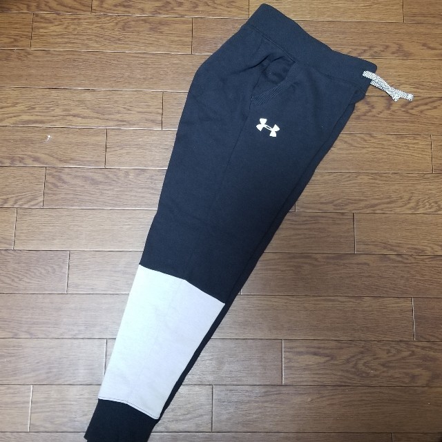 UNDER ARMOUR(アンダーアーマー)のアンダーアーマー スウェットパンツ キッズ/ベビー/マタニティのキッズ服男の子用(90cm~)(パンツ/スパッツ)の商品写真