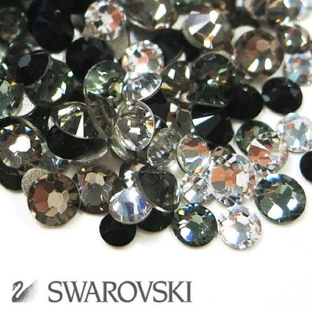 SWAROVSKI(スワロフスキー)のスワロフスキー  フラット  ブラック ハンドメイドの素材/材料(各種パーツ)の商品写真