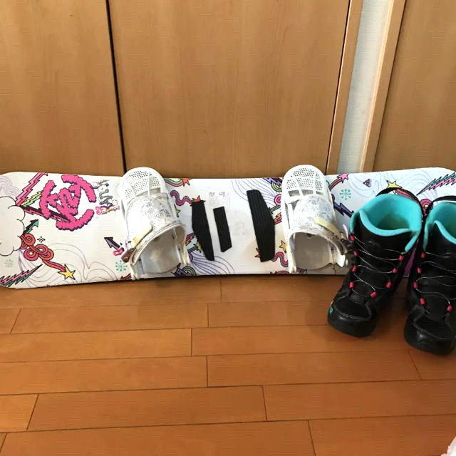 お値下げ中!キッズ用 k2 スノーボード ブーツ 3点セット お値下げ中!キッズ用 k2 スノーボード ブーツ 3点セット