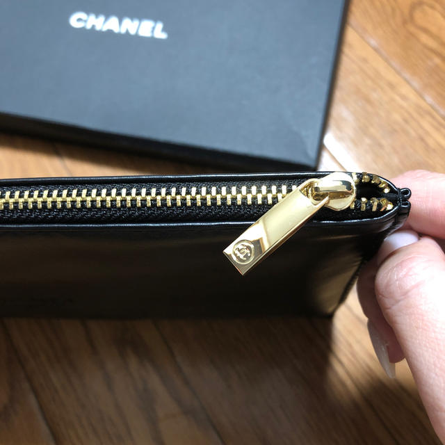 CHANEL(シャネル)のCHANEL ノベルティ　ポーチ　レッド様専用 エンタメ/ホビーのコレクション(ノベルティグッズ)の商品写真