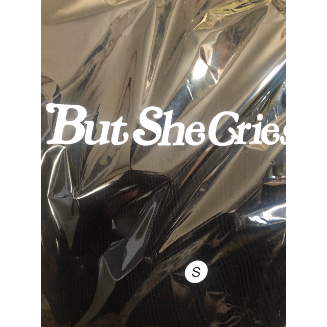 GDC(ジーディーシー)のBut She Cries hoodie レディースのトップス(パーカー)の商品写真