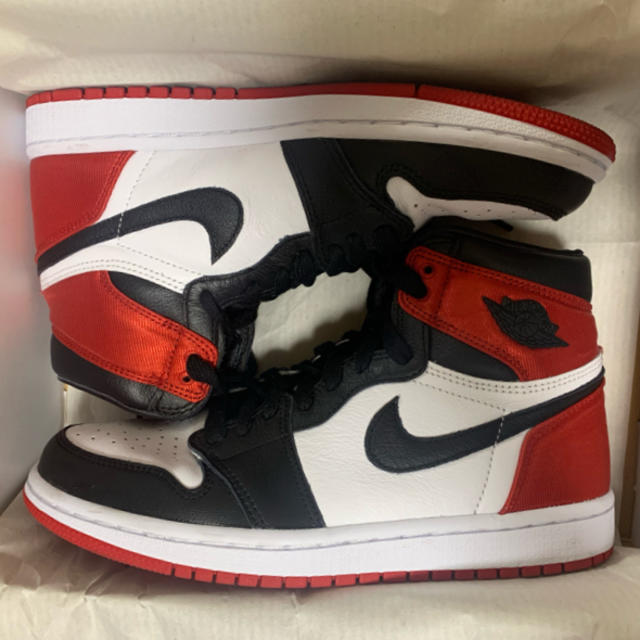 NIKE(ナイキ)のAirJordan1 BlackToe Satin レディースの靴/シューズ(スニーカー)の商品写真